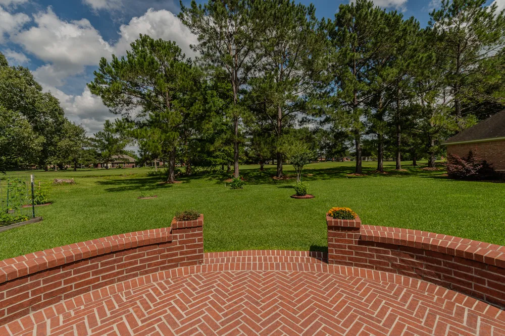 3765 Seminole Dr, Beaumont, TX 77707