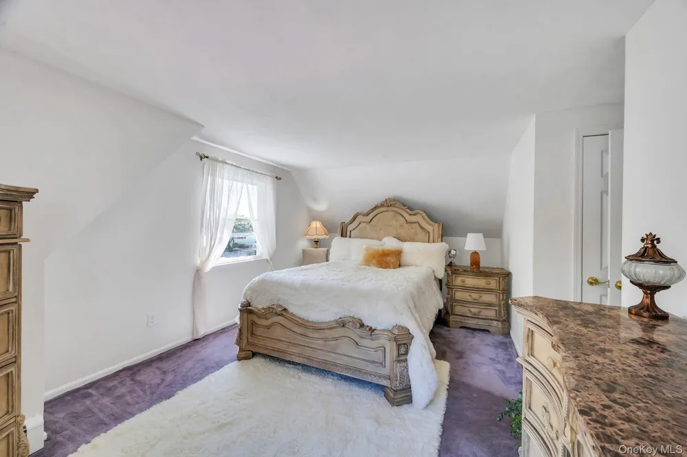 237 Oakland Ave, Miller Place, NY 11764