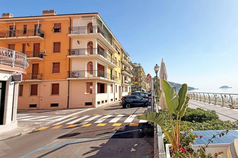 Via Roma, Alassio, Liguria