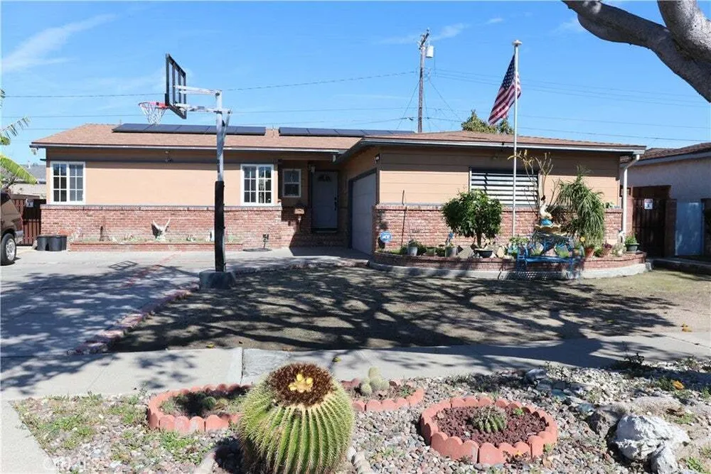 1467 W Roberta Ave, Fullerton, CA 92833