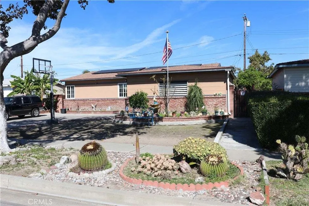 1467 W Roberta Ave, Fullerton, CA 92833