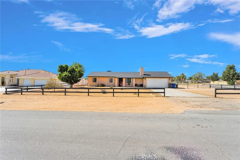 22672 El Centro Rd, Apple Valley, CA 92307