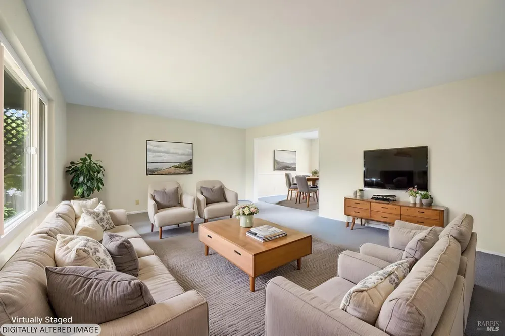 717 Glenhill Ct, Novato, CA 94947