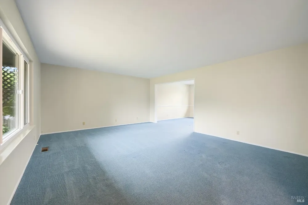 717 Glenhill Ct, Novato, CA 94947
