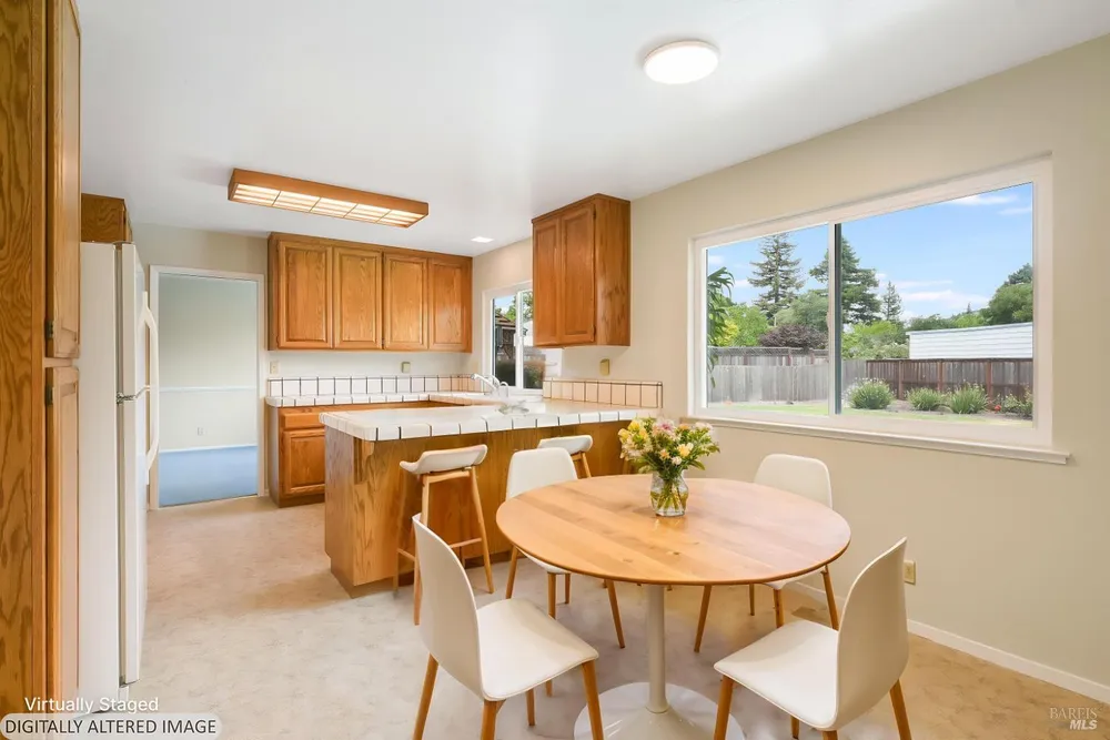 717 Glenhill Ct, Novato, CA 94947