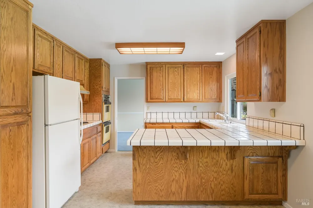 717 Glenhill Ct, Novato, CA 94947