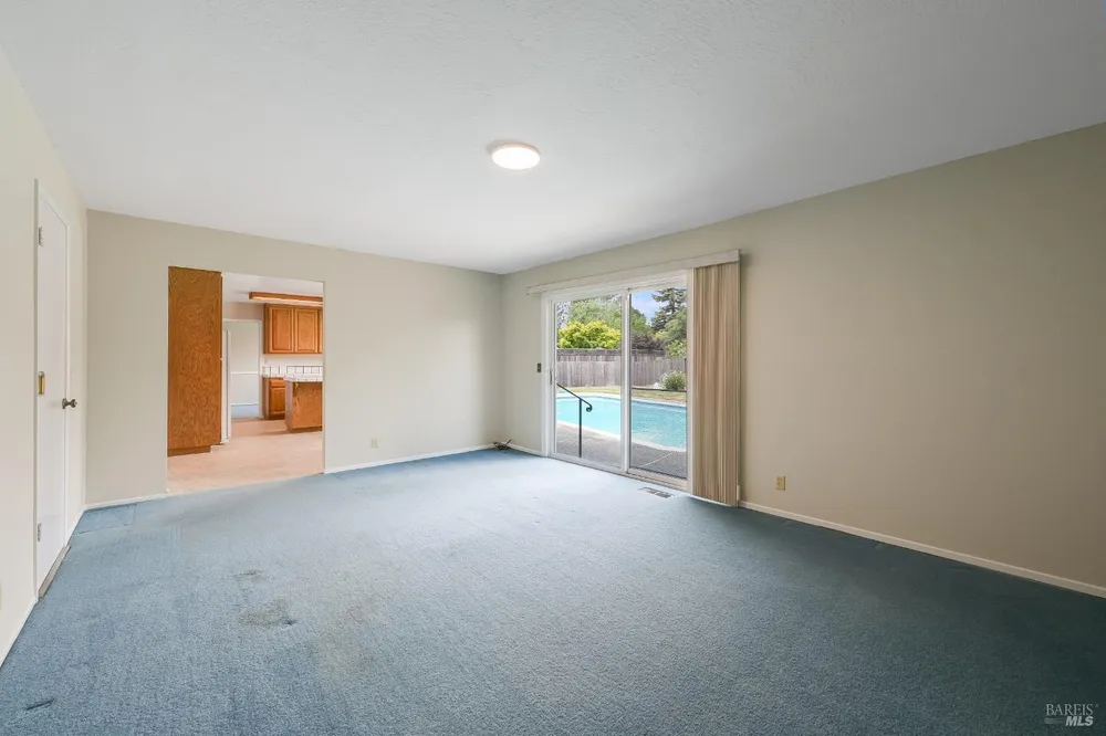 717 Glenhill Ct, Novato, CA 94947