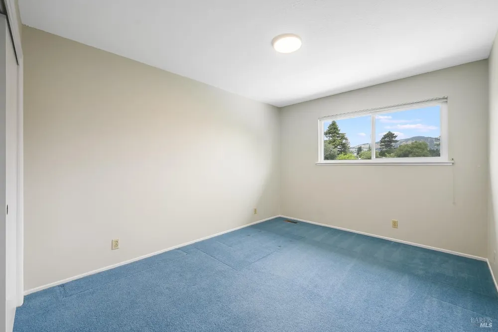 717 Glenhill Ct, Novato, CA 94947