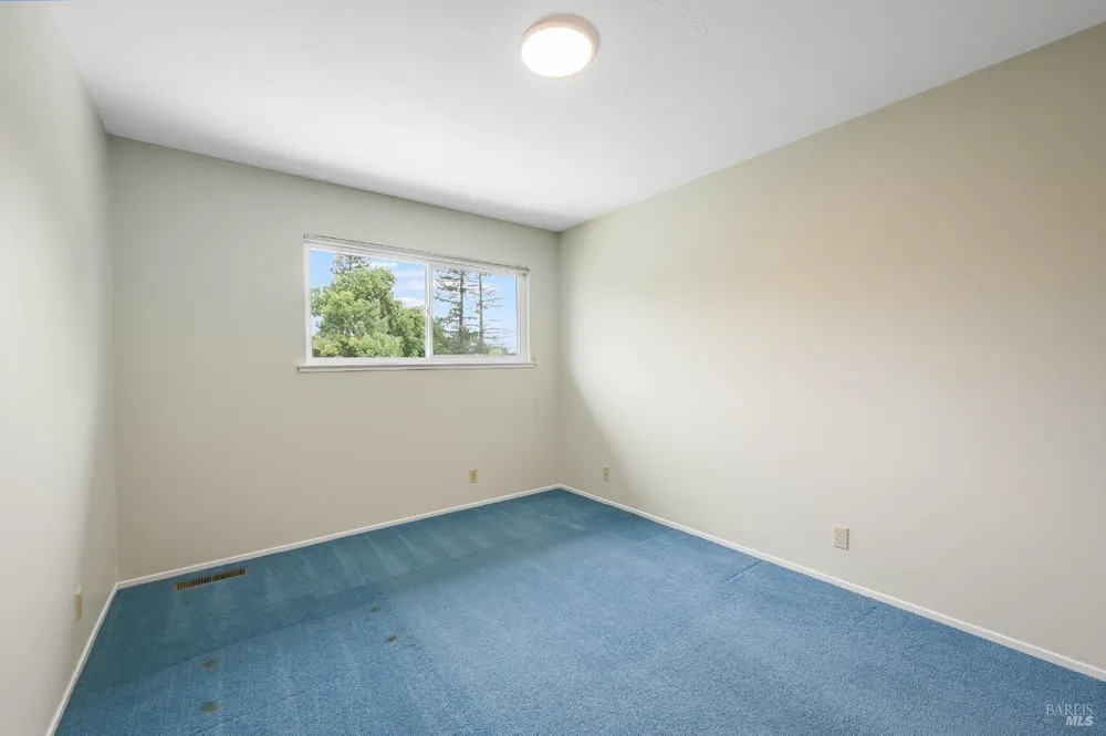 717 Glenhill Ct, Novato, CA 94947