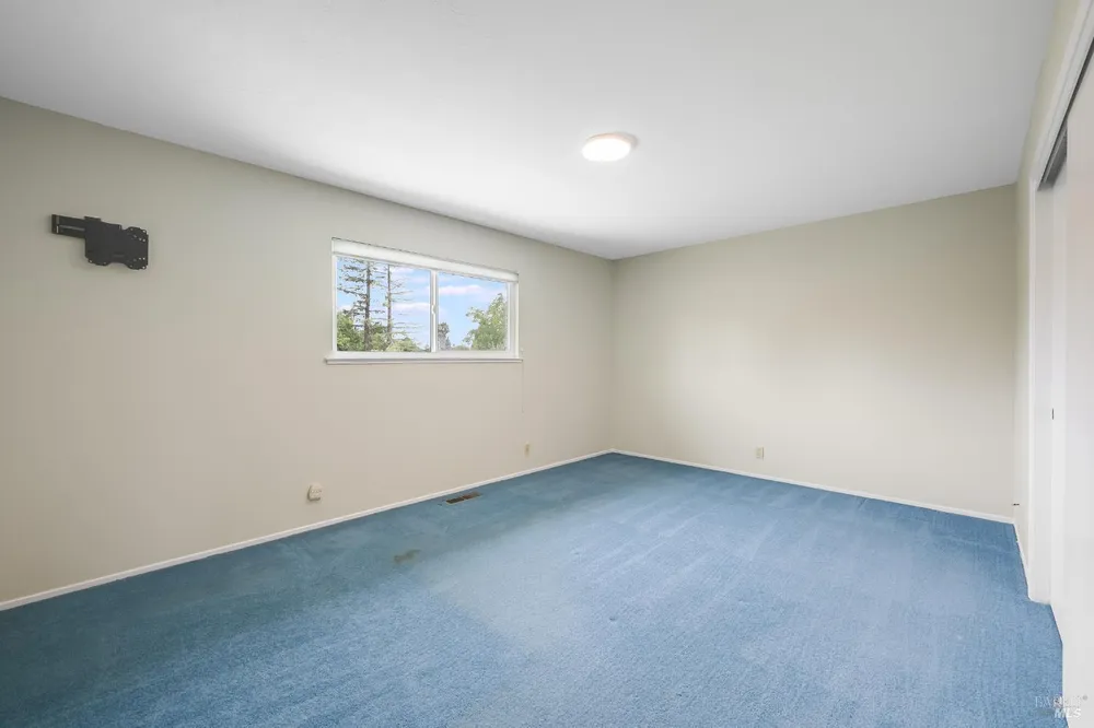 717 Glenhill Ct, Novato, CA 94947