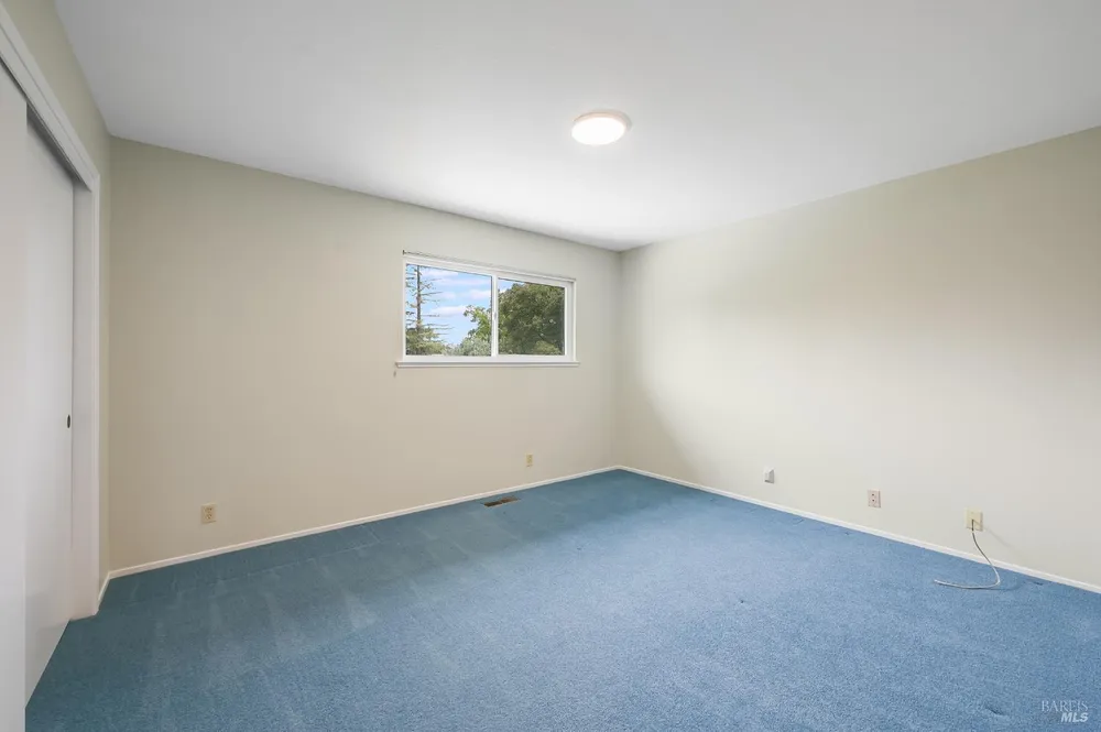 717 Glenhill Ct, Novato, CA 94947