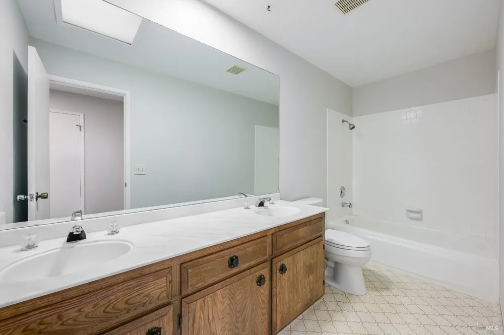 717 Glenhill Ct, Novato, CA 94947