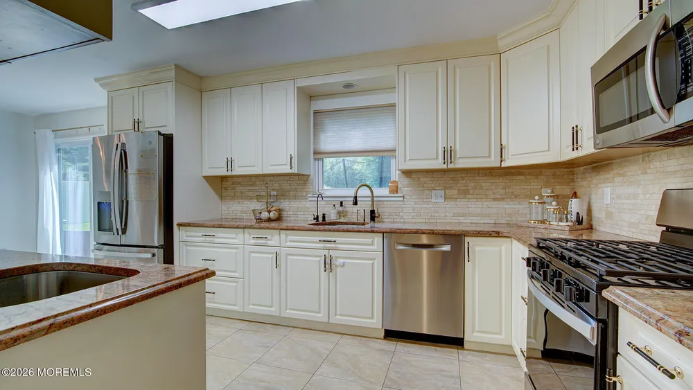 499 Tennent Rd, Morganville, NJ 07751