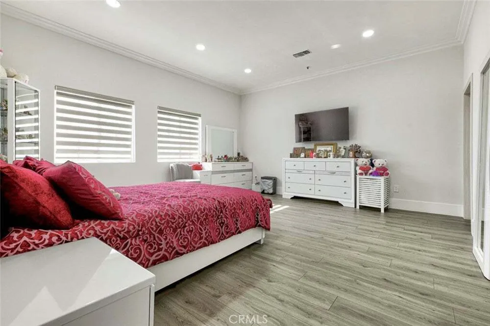 3173 Weldon Ave, Glassell Park, CA 90065-2954