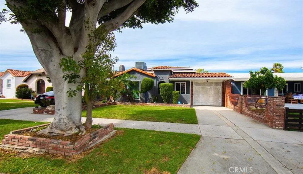 1919 W 82nd St, South Los Angeles, CA 90047