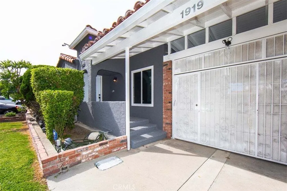 1919 W 82nd St, South Los Angeles, CA 90047