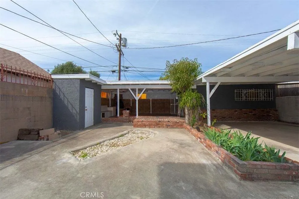 1919 W 82nd St, South Los Angeles, CA 90047