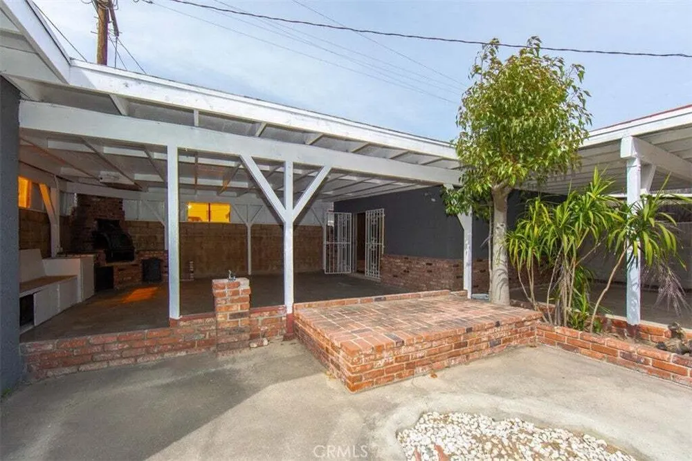 1919 W 82nd St, South Los Angeles, CA 90047