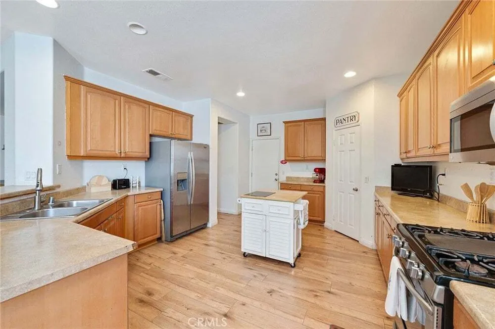 977 Saltbush Ln, Hemet, CA 92545