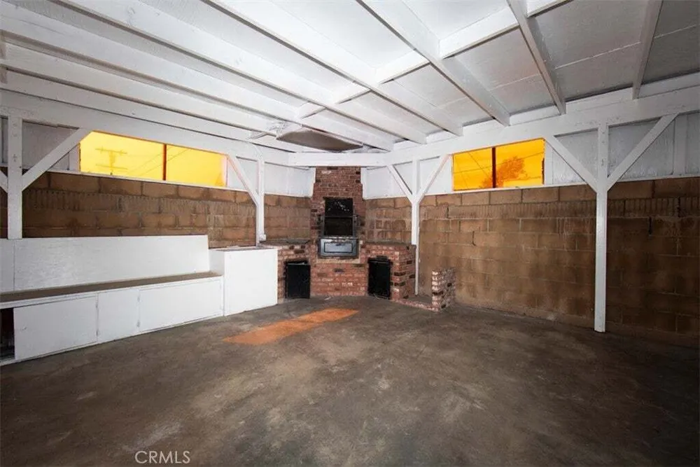 1919 W 82nd St, South Los Angeles, CA 90047