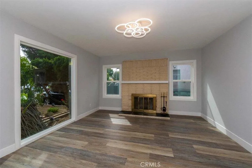 1919 W 82nd St, South Los Angeles, CA 90047