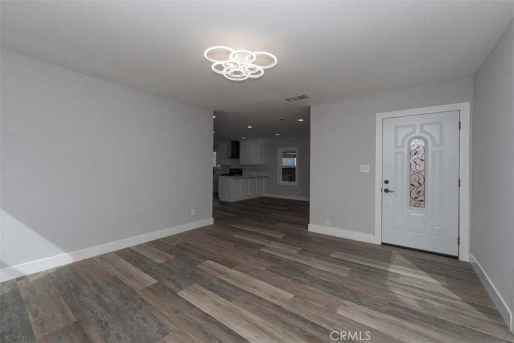 1919 W 82nd St, South Los Angeles, CA 90047