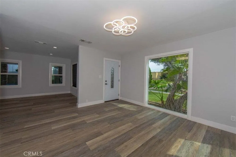 1919 W 82nd St, South Los Angeles, CA 90047