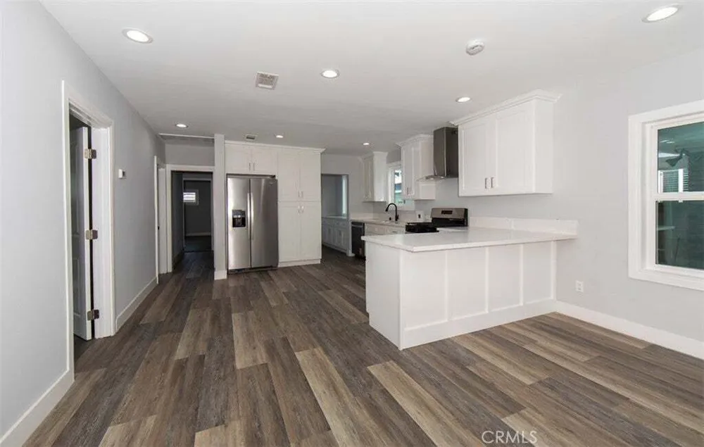 1919 W 82nd St, South Los Angeles, CA 90047