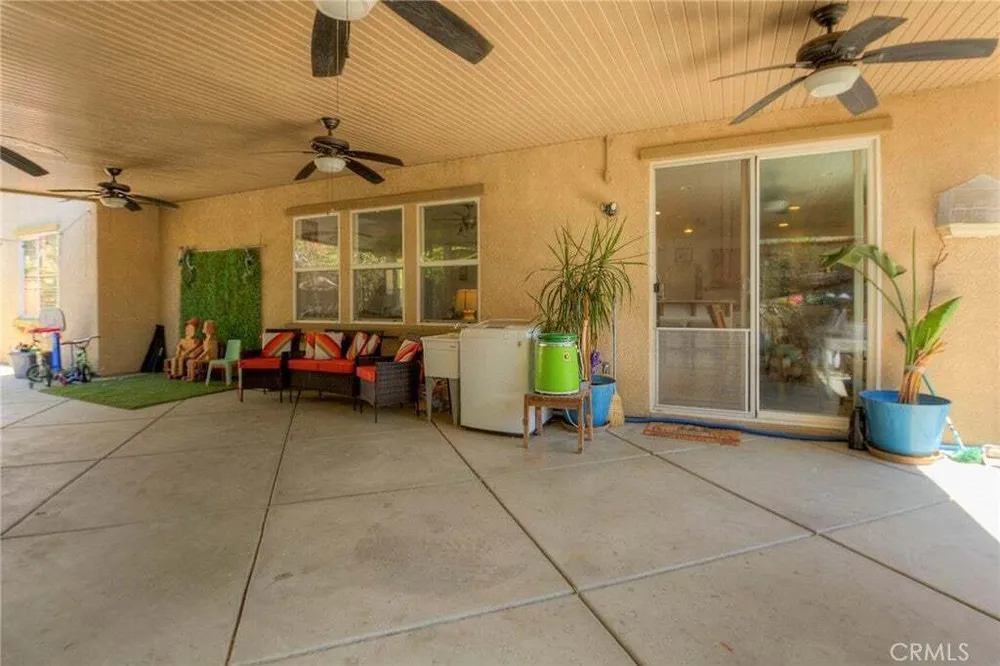 977 Saltbush Ln, Hemet, CA 92545