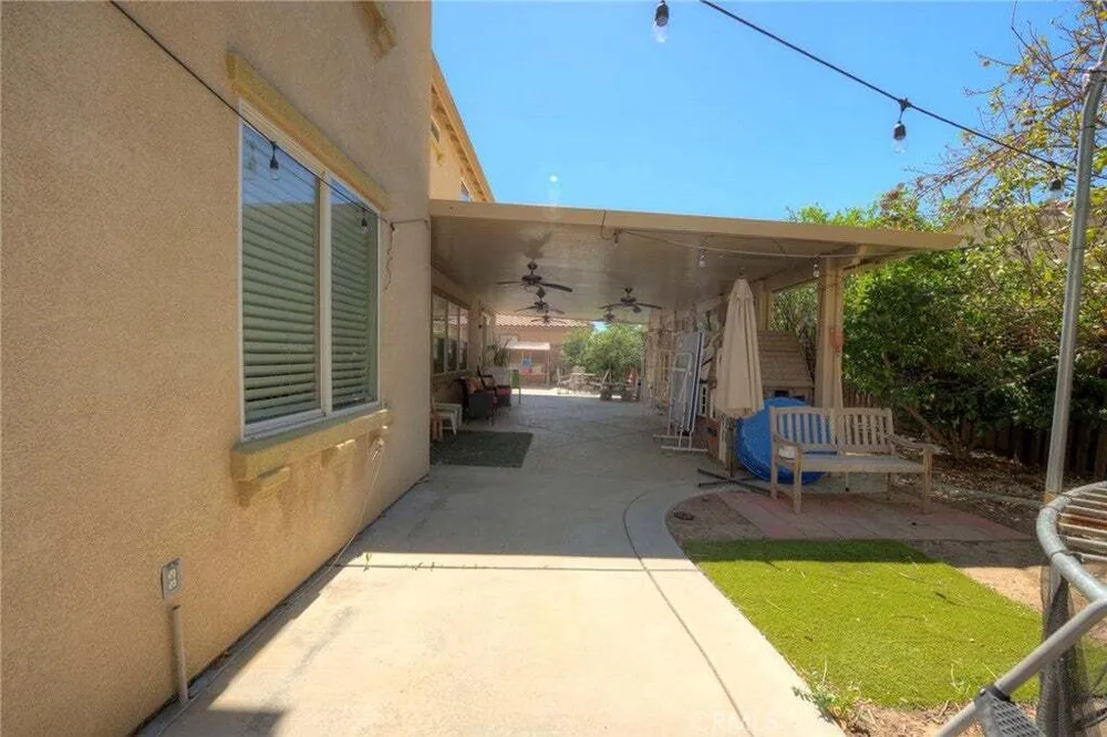 977 Saltbush Ln, Hemet, CA 92545