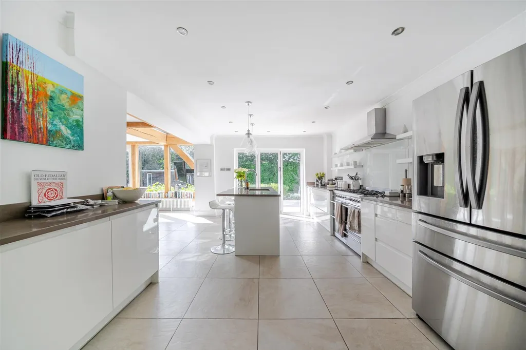 5 Bedroom Detached For Sale: Grovers Gardens, Wood Road, Hindhead