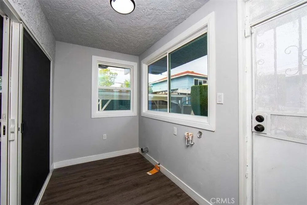 1919 W 82nd St, South Los Angeles, CA 90047