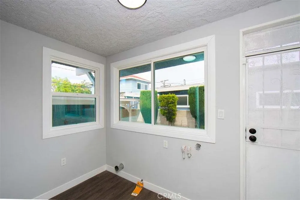 1919 W 82nd St, South Los Angeles, CA 90047