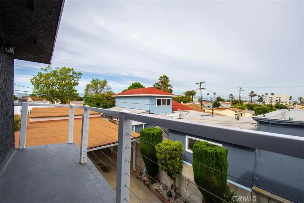 1919 W 82nd St, South Los Angeles, CA 90047