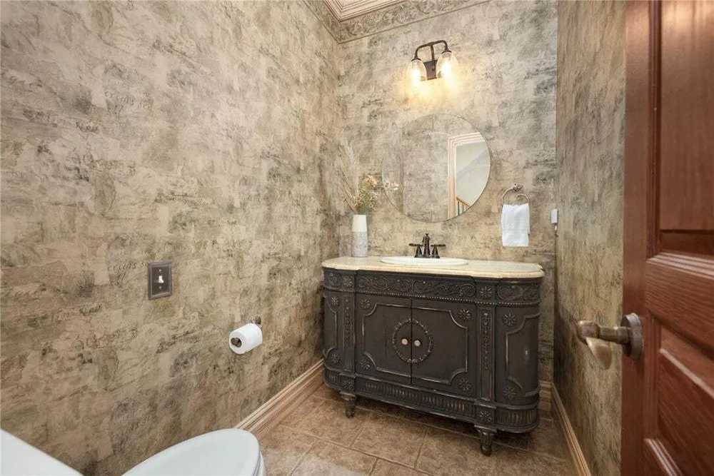 2017 NW Desoto Dr, Bentonville, AR 72712