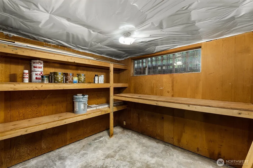 8805 SE 39th St, Mercer Island, WA 98040