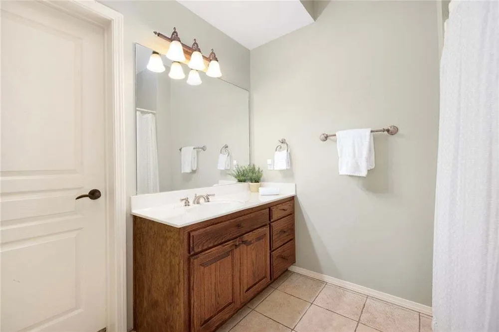 2017 NW Desoto Dr, Bentonville, AR 72712