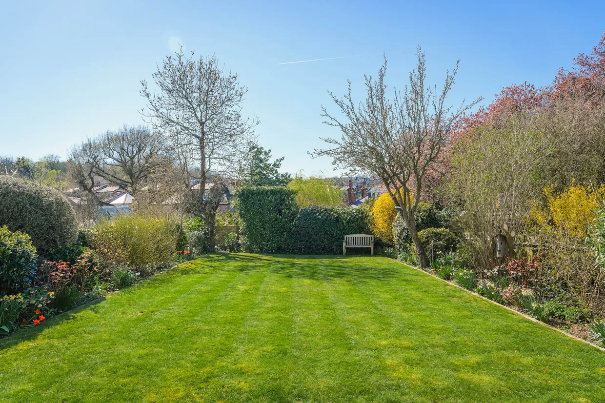 Lansdowne Road, London, N10 photo 18