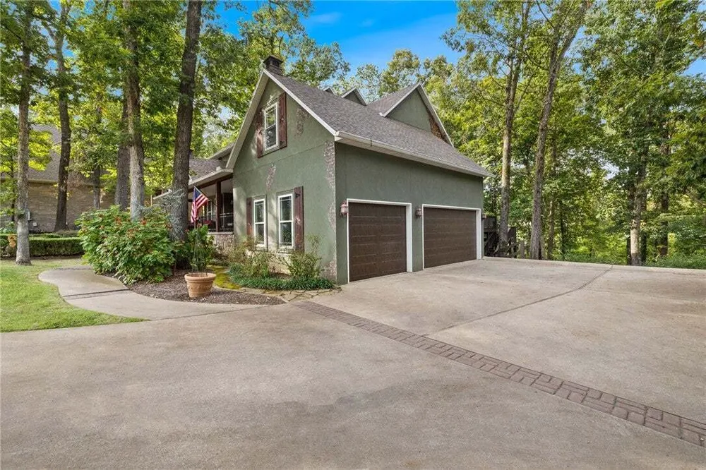 2017 NW Desoto Dr, Bentonville, AR 72712