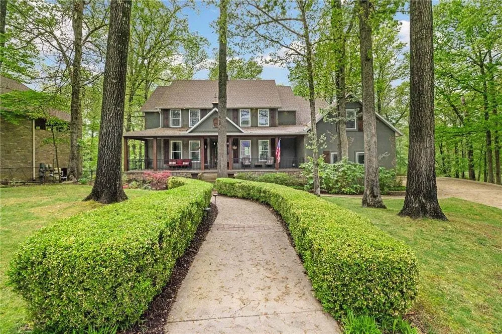 2017 NW Desoto Dr, Bentonville, AR 72712