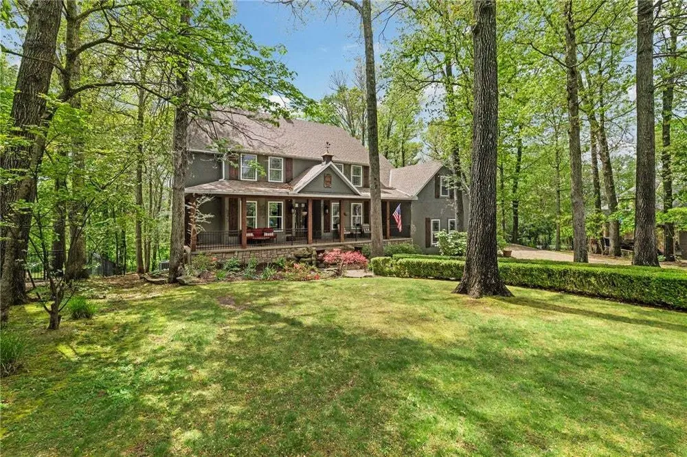 2017 NW Desoto Dr, Bentonville, AR 72712