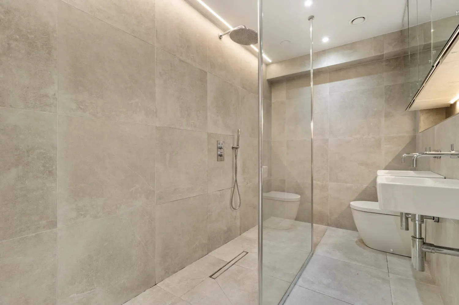 Cavendish Road, Bowdon, WA14 photo 8