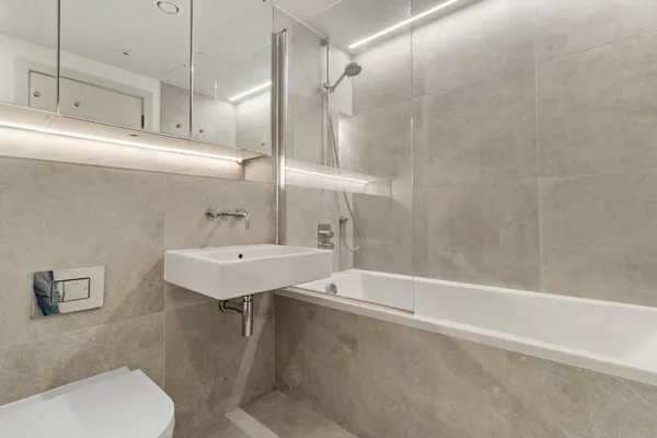 Cavendish Road, Bowdon, WA14 photo 11