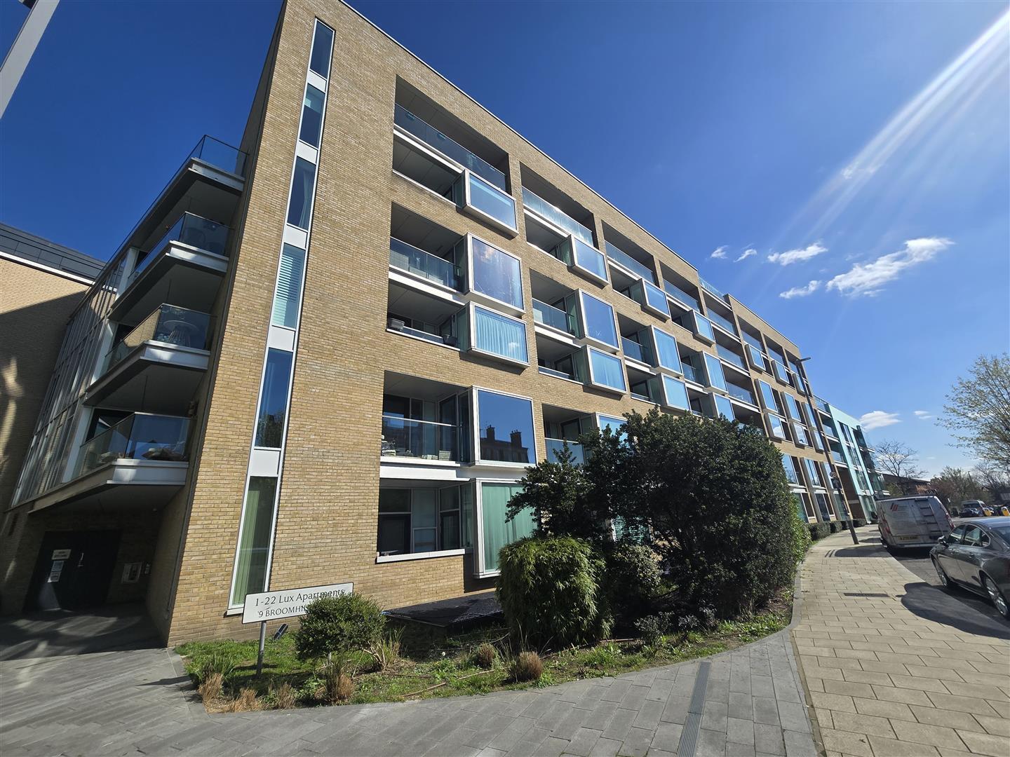 Lux Apartment Image 1