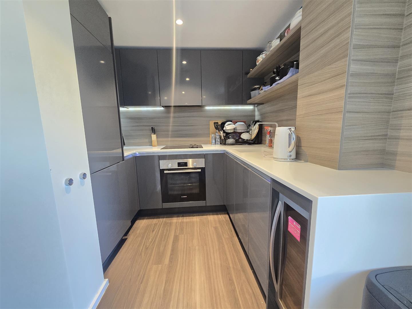 Lux Apartment Image 5