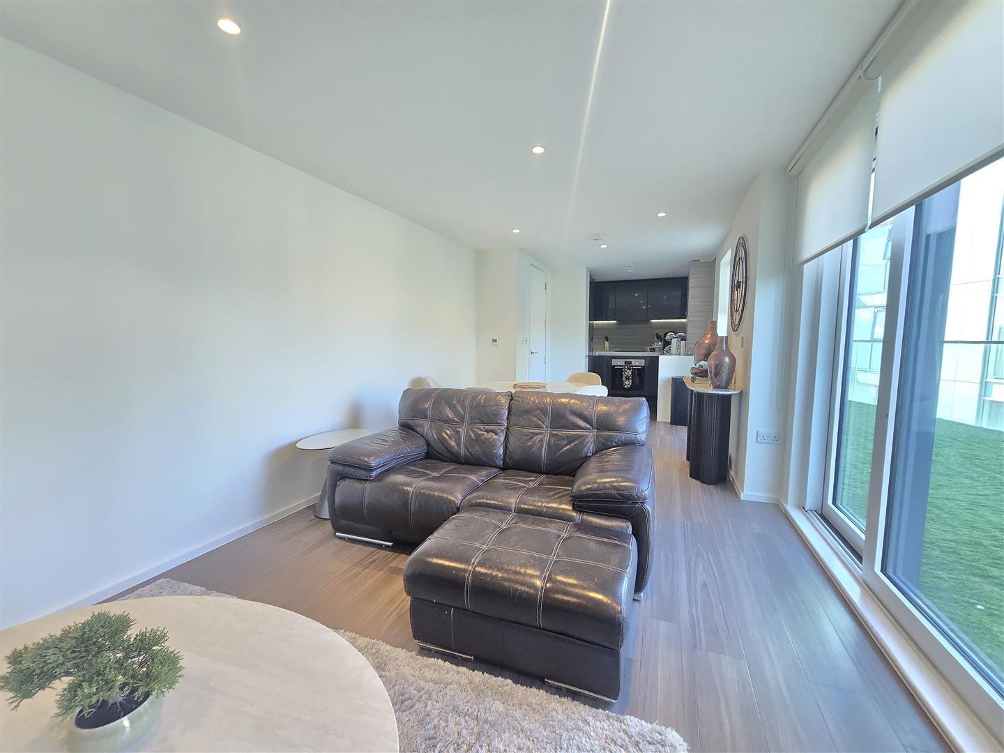 Lux Apartment Image 8