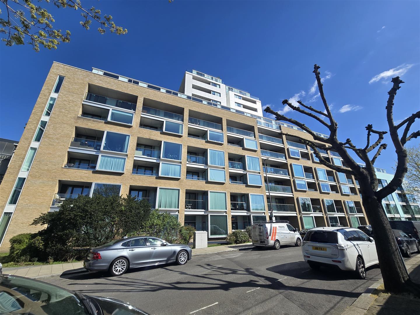 Lux Apartment Image 12