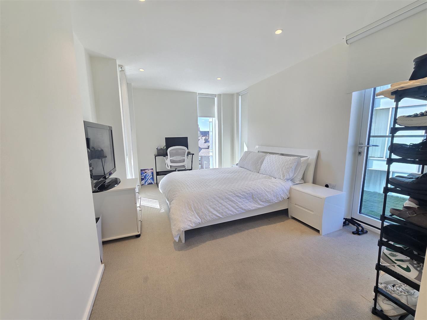 Lux Apartment Image 13