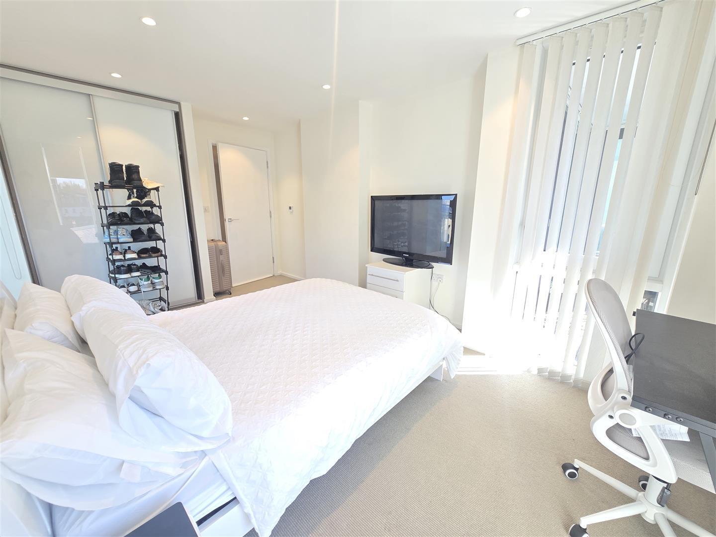 Lux Apartment Image 14