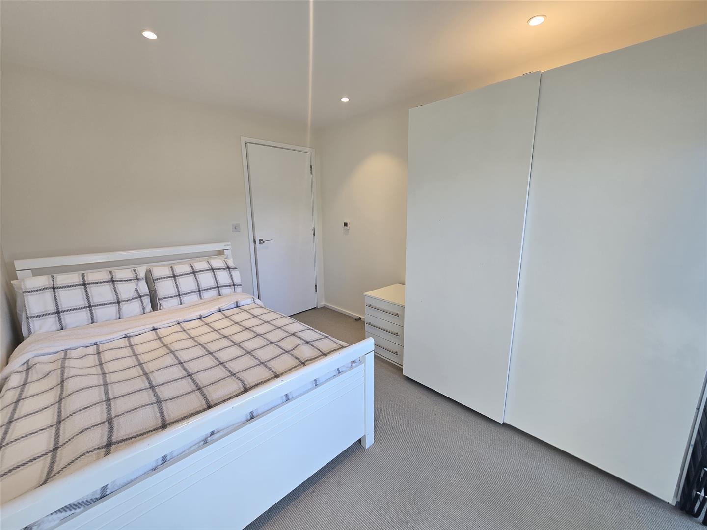 Lux Apartment Image 16
